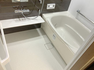 バスルームリフォーム 窓をなくして保温性アップ、冬もあったかバスルーム